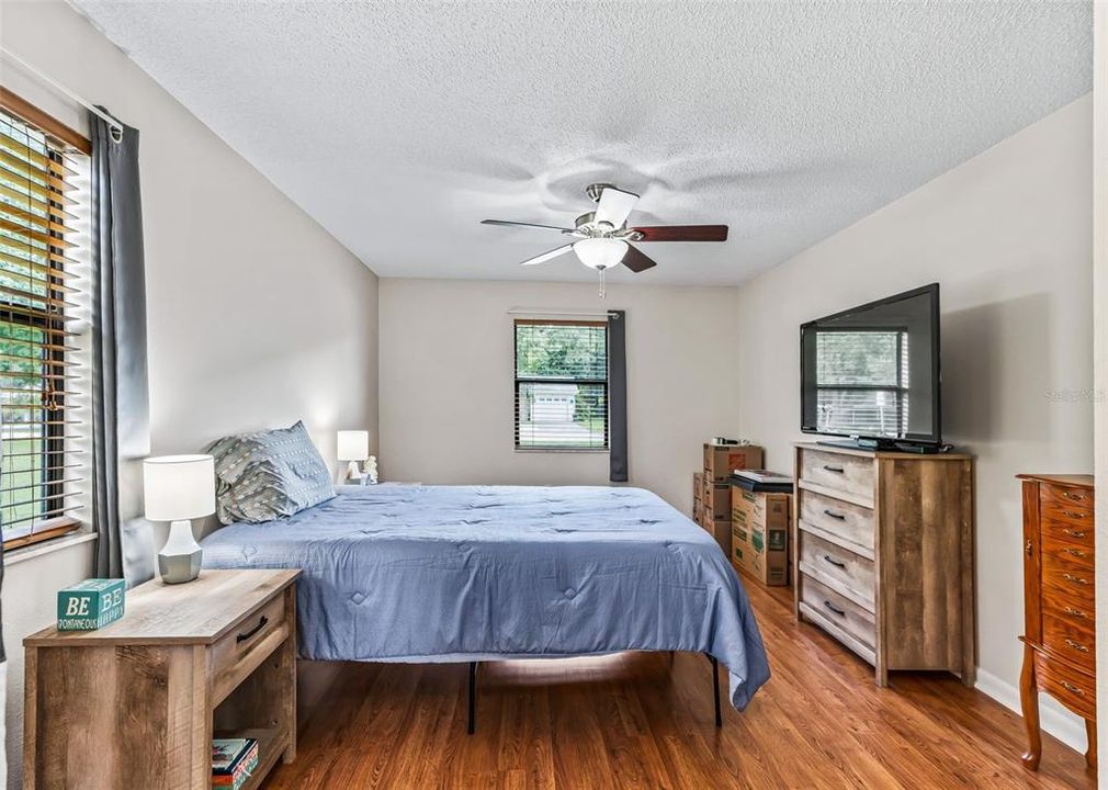For Sale: $215,000 (2 beds, 2 baths, 1200 Square Feet)