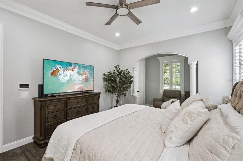 For Sale: $849,000 (6 beds, 5 baths, 4105 Square Feet)