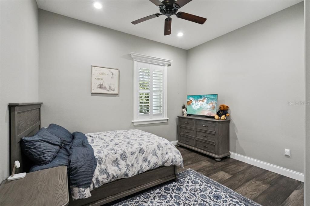 For Sale: $849,000 (6 beds, 5 baths, 4105 Square Feet)