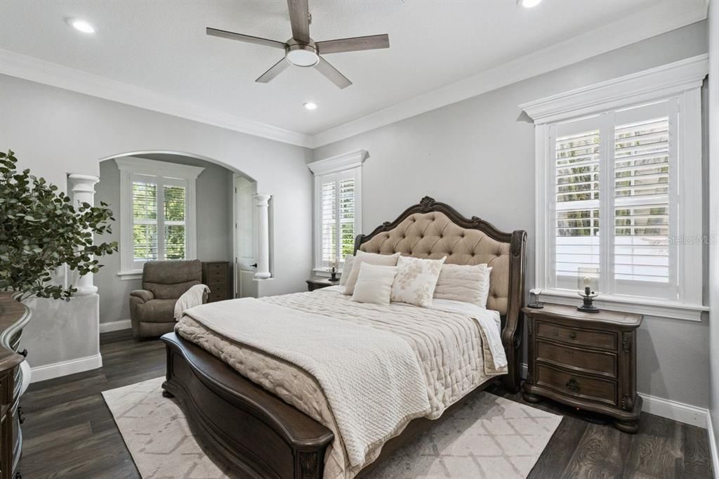 For Sale: $849,000 (6 beds, 5 baths, 4105 Square Feet)