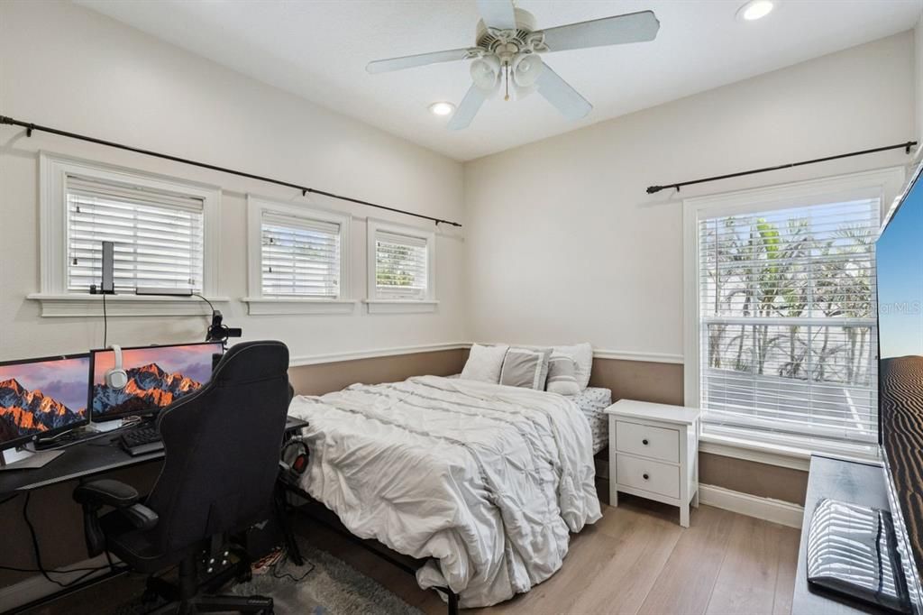 For Sale: $849,000 (6 beds, 5 baths, 4105 Square Feet)