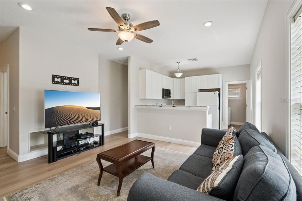 For Sale: $849,000 (6 beds, 5 baths, 4105 Square Feet)