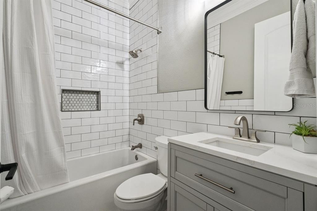 For Sale: $849,000 (6 beds, 5 baths, 4105 Square Feet)