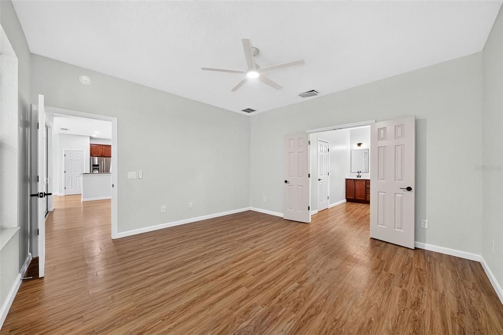 For Sale: $275,000 (3 beds, 2 baths, 1596 Square Feet)