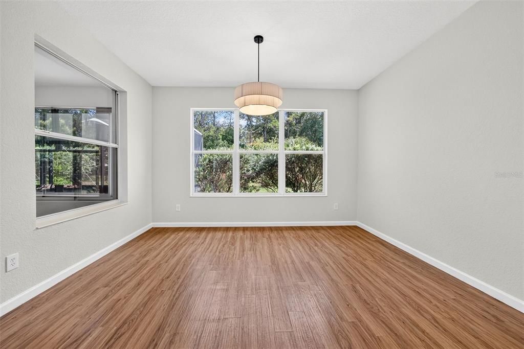 For Sale: $275,000 (3 beds, 2 baths, 1596 Square Feet)
