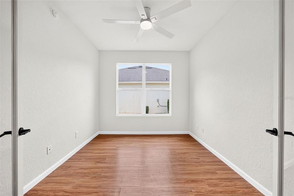 For Sale: $275,000 (3 beds, 2 baths, 1596 Square Feet)