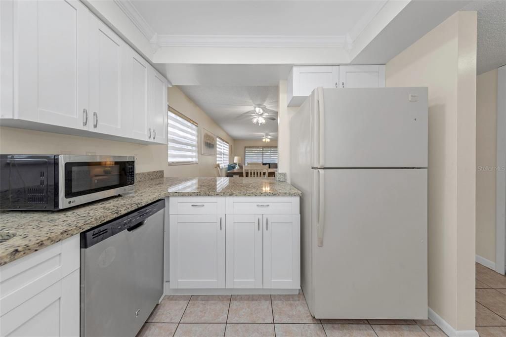 For Rent: $2,250 (2 beds, 2 baths, 1030 Square Feet)