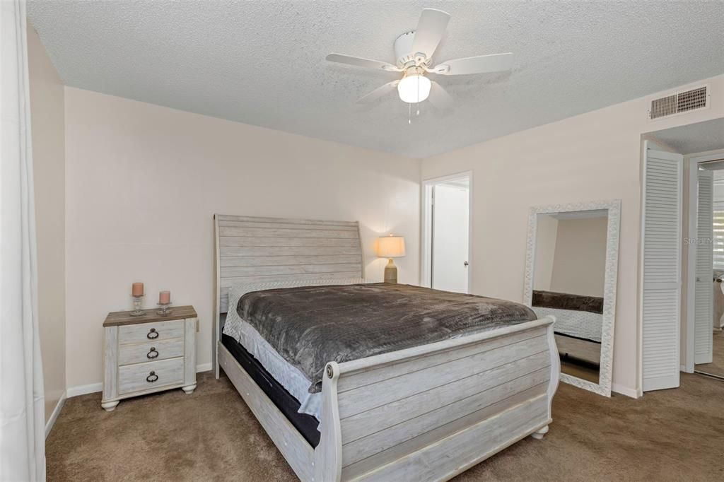 For Rent: $2,250 (2 beds, 2 baths, 1030 Square Feet)