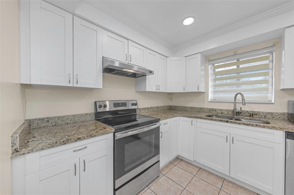 For Rent: $2,250 (2 beds, 2 baths, 1030 Square Feet)