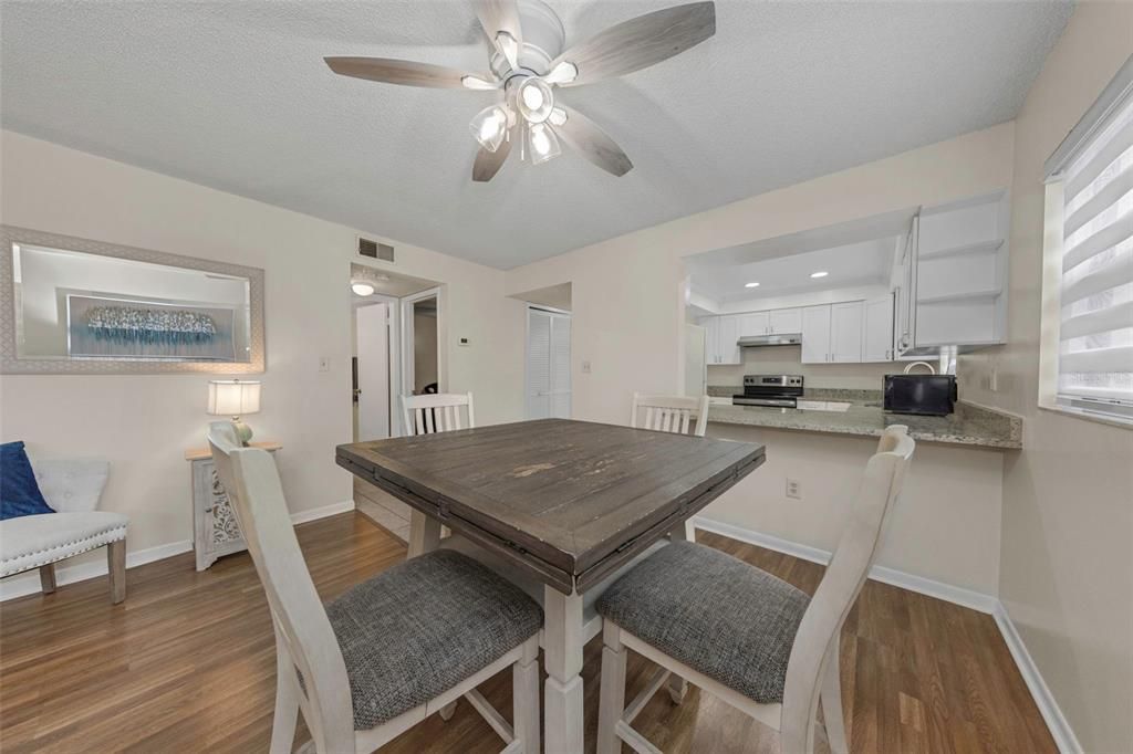 For Rent: $2,250 (2 beds, 2 baths, 1030 Square Feet)