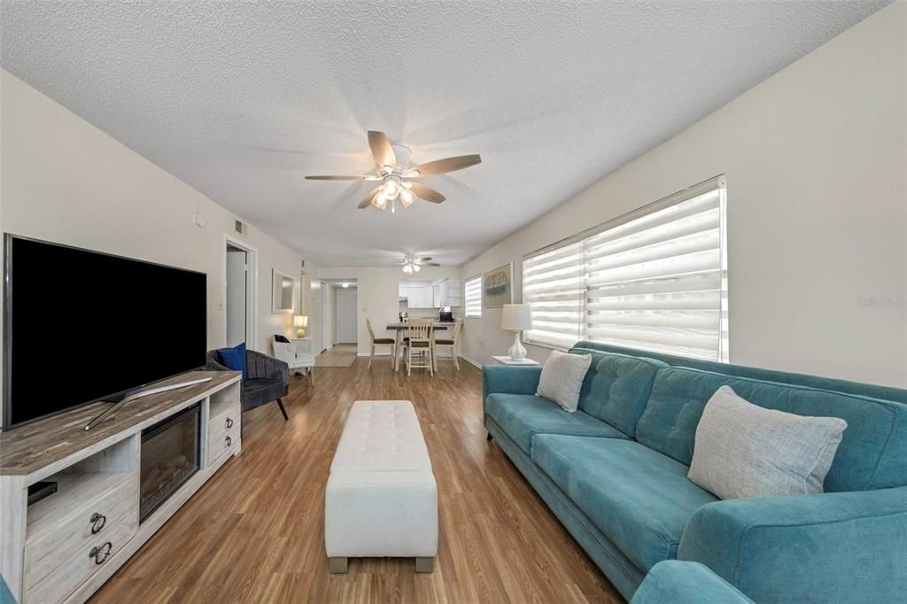 For Rent: $2,250 (2 beds, 2 baths, 1030 Square Feet)