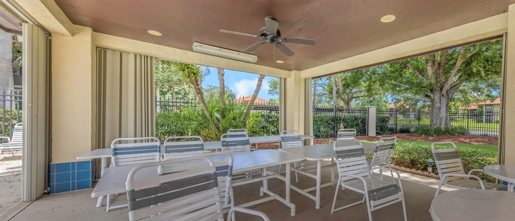For Rent: $2,250 (2 beds, 2 baths, 1030 Square Feet)