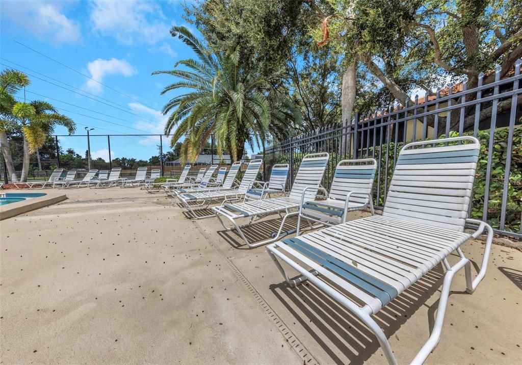For Rent: $2,250 (2 beds, 2 baths, 1030 Square Feet)