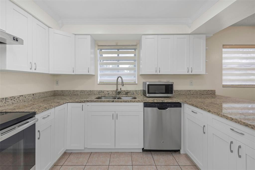 For Rent: $2,250 (2 beds, 2 baths, 1030 Square Feet)