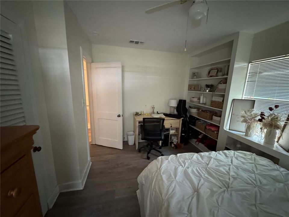For Rent: $3,000 (2 beds, 1 baths, 1056 Square Feet)