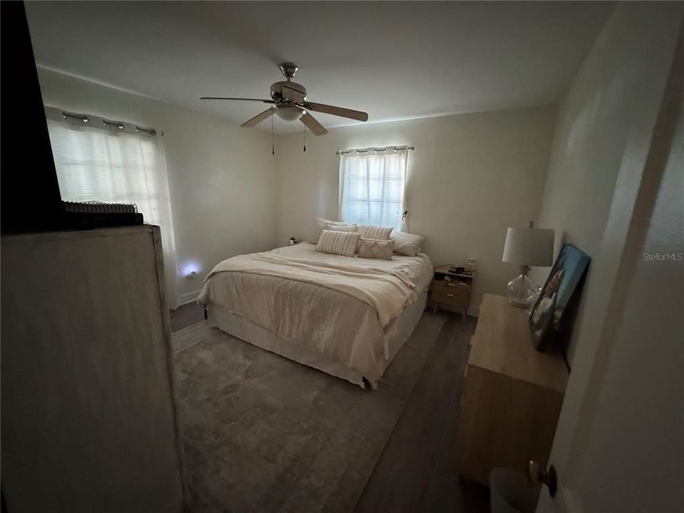 For Rent: $3,000 (2 beds, 1 baths, 1056 Square Feet)