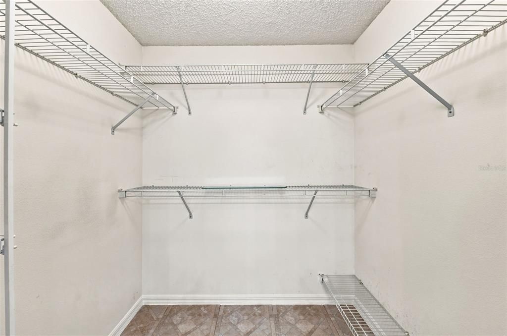 For Sale: $400,000 (3 beds, 2 baths, 1632 Square Feet)