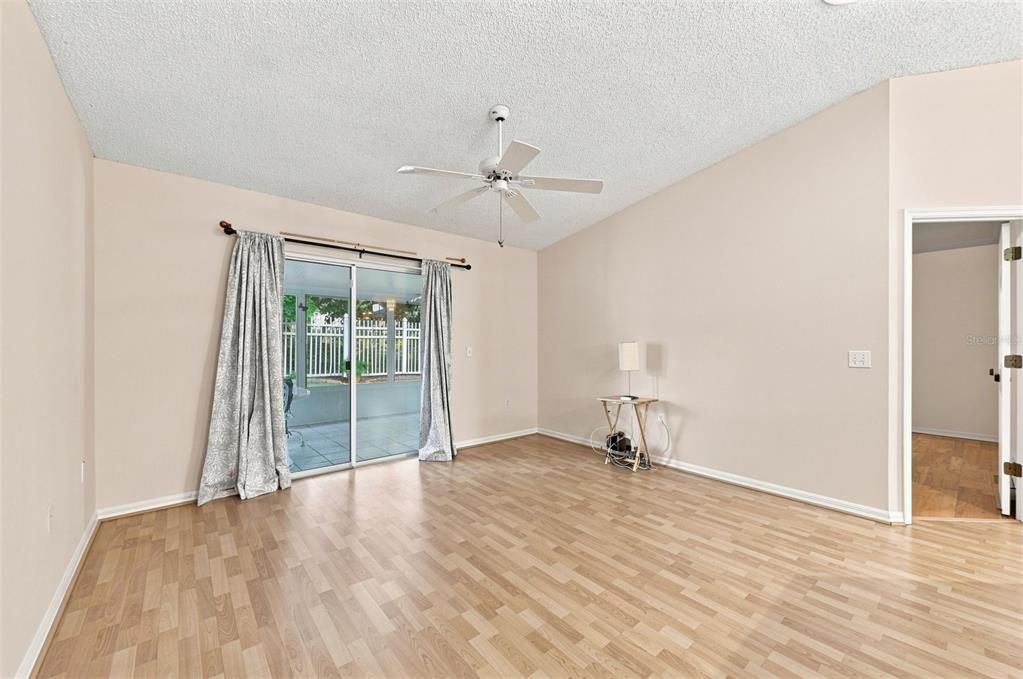 For Sale: $400,000 (3 beds, 2 baths, 1632 Square Feet)