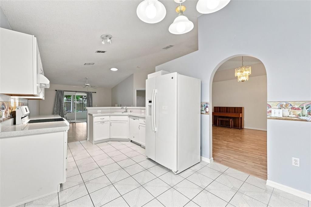 For Sale: $400,000 (3 beds, 2 baths, 1632 Square Feet)