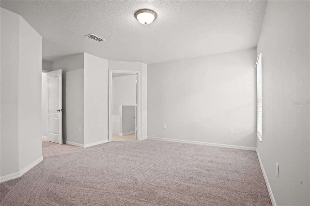 En Venta: $329,900 (4 camas, 2 baños, 1842 Pies cuadrados)