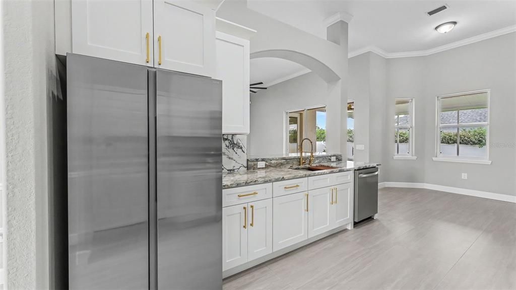 For Sale: $399,999 (3 beds, 3 baths, 2149 Square Feet)