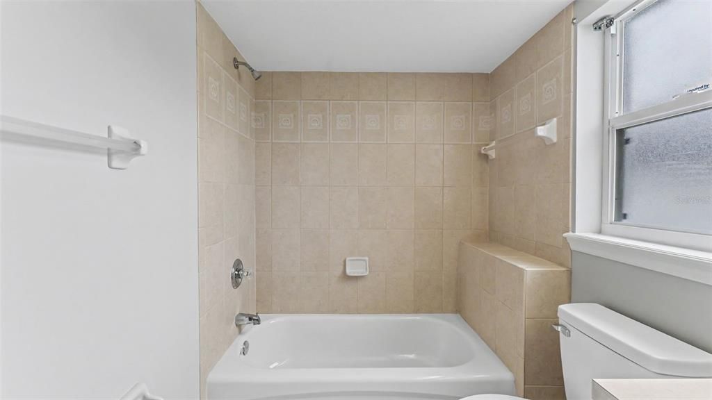 For Sale: $399,999 (3 beds, 3 baths, 2149 Square Feet)