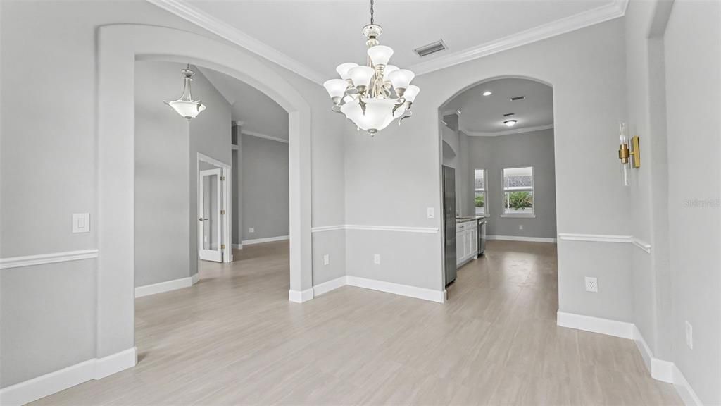 For Sale: $399,999 (3 beds, 3 baths, 2149 Square Feet)
