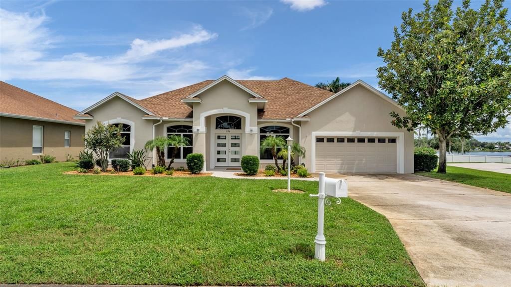 For Sale: $399,999 (3 beds, 3 baths, 2149 Square Feet)
