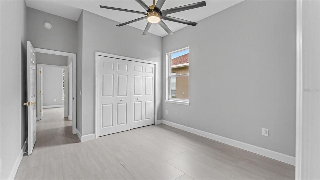 For Sale: $399,999 (3 beds, 3 baths, 2149 Square Feet)