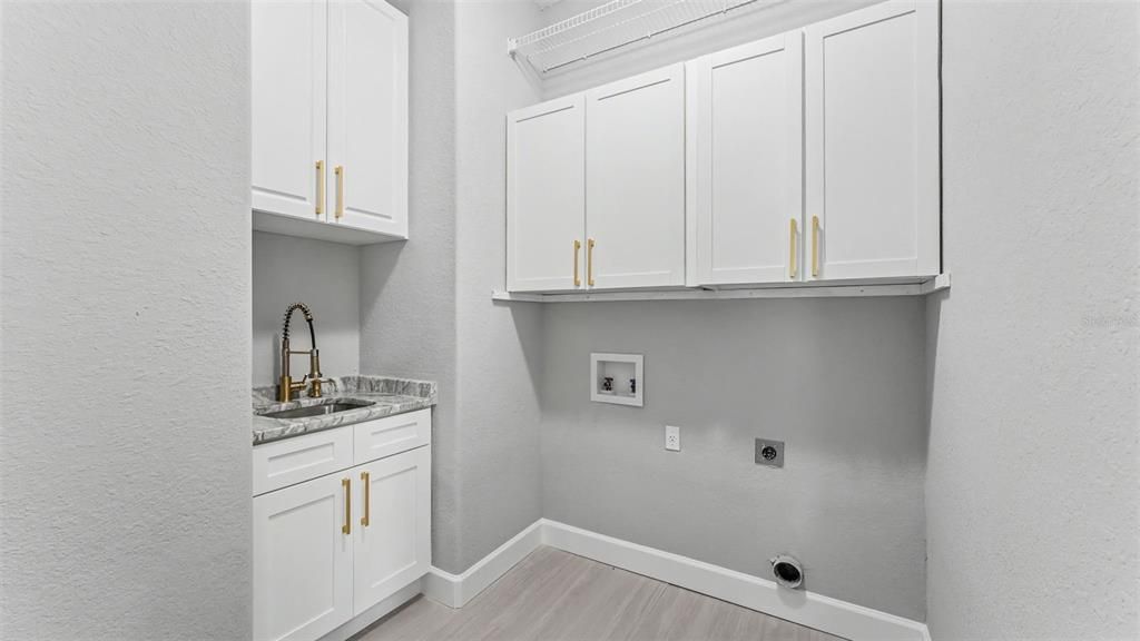 For Sale: $399,999 (3 beds, 3 baths, 2149 Square Feet)