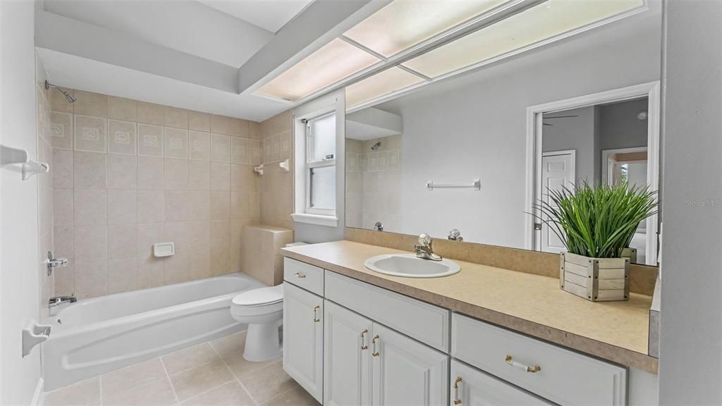 For Sale: $399,999 (3 beds, 3 baths, 2149 Square Feet)