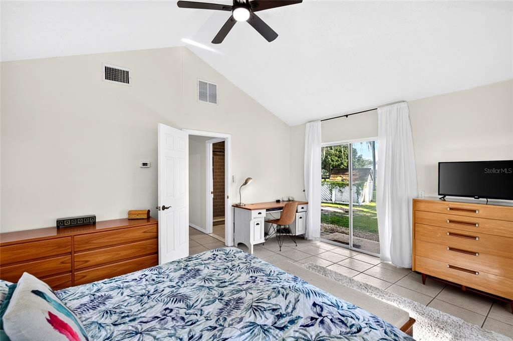 For Sale: $1,649,000 (4 beds, 3 baths, 3000 Square Feet)