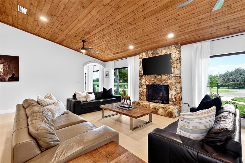 For Sale: $1,649,000 (4 beds, 3 baths, 3000 Square Feet)