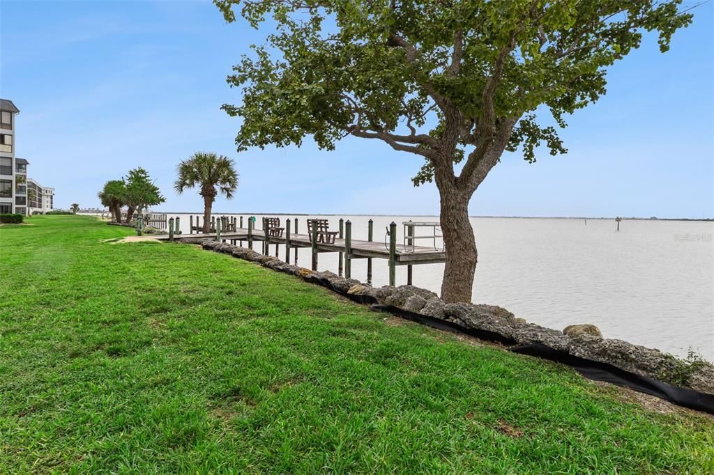 For Sale: $275,000 (2 beds, 2 baths, 1058 Square Feet)