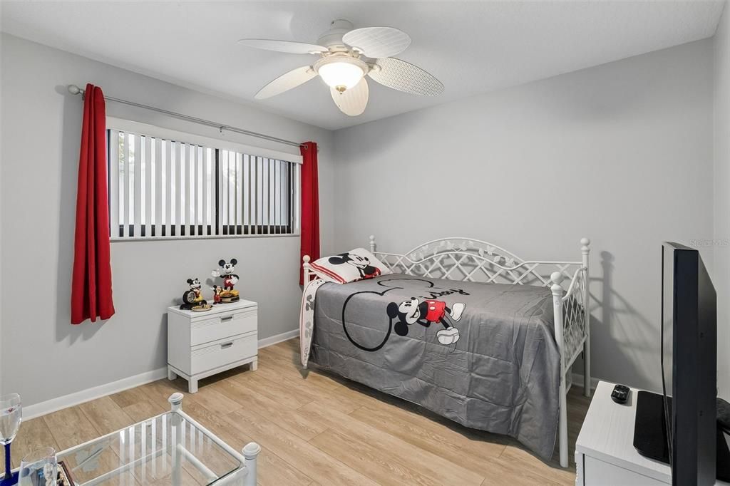 For Sale: $275,000 (2 beds, 2 baths, 1058 Square Feet)