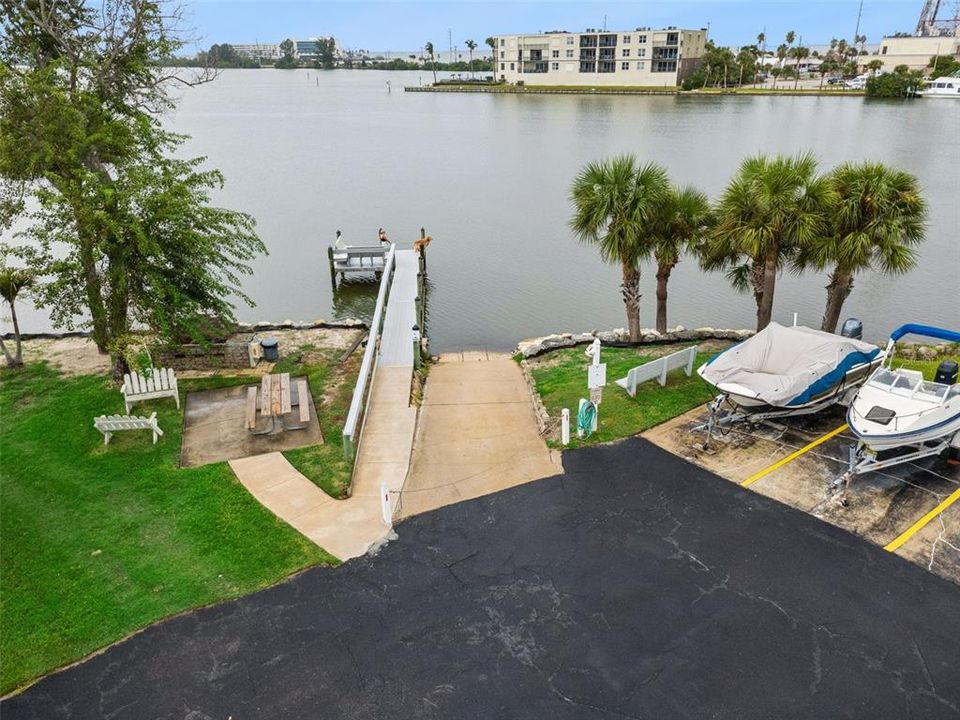 For Sale: $275,000 (2 beds, 2 baths, 1058 Square Feet)