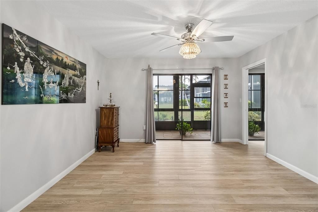 For Sale: $275,000 (2 beds, 2 baths, 1058 Square Feet)