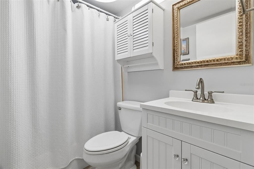 For Sale: $275,000 (2 beds, 2 baths, 1058 Square Feet)