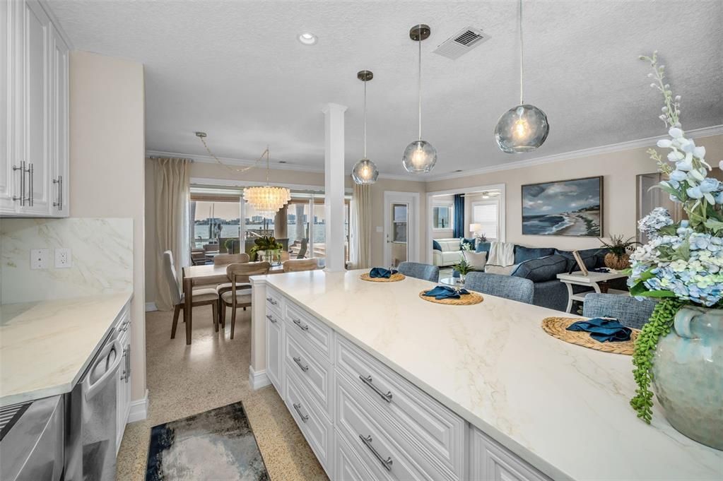 For Sale: $2,075,000 (2 beds, 2 baths, 1293 Square Feet)