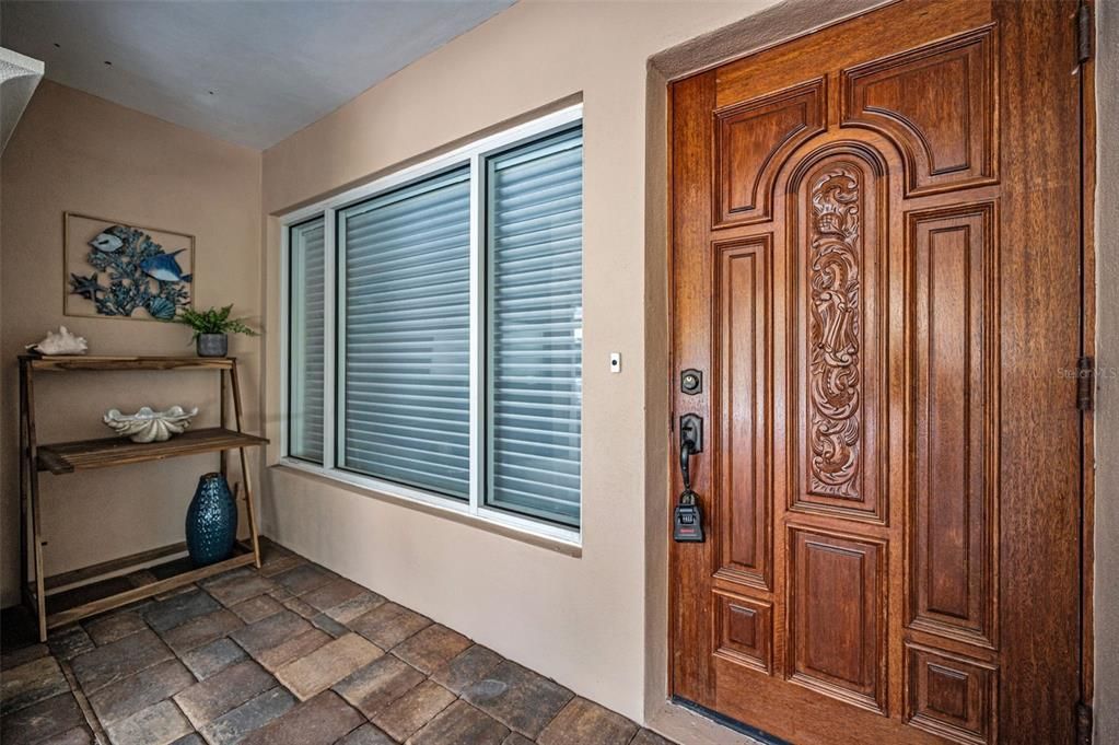 For Sale: $2,075,000 (2 beds, 2 baths, 1293 Square Feet)