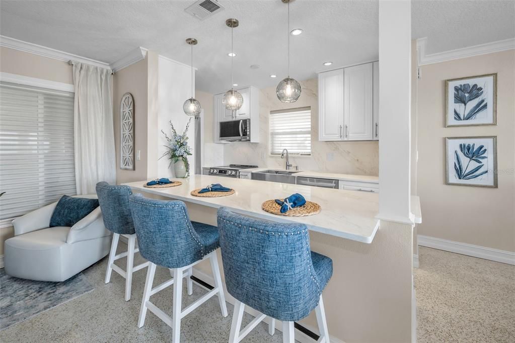 For Sale: $2,075,000 (2 beds, 2 baths, 1293 Square Feet)