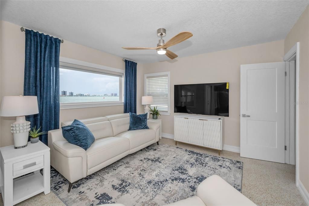 For Sale: $2,075,000 (2 beds, 2 baths, 1293 Square Feet)