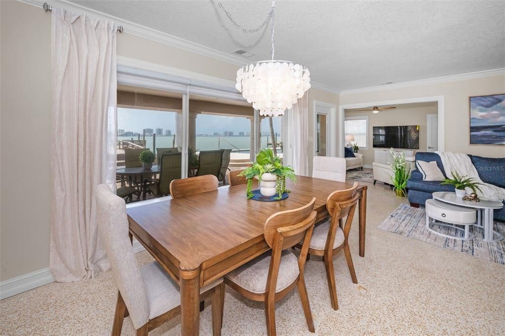 For Sale: $2,075,000 (2 beds, 2 baths, 1293 Square Feet)