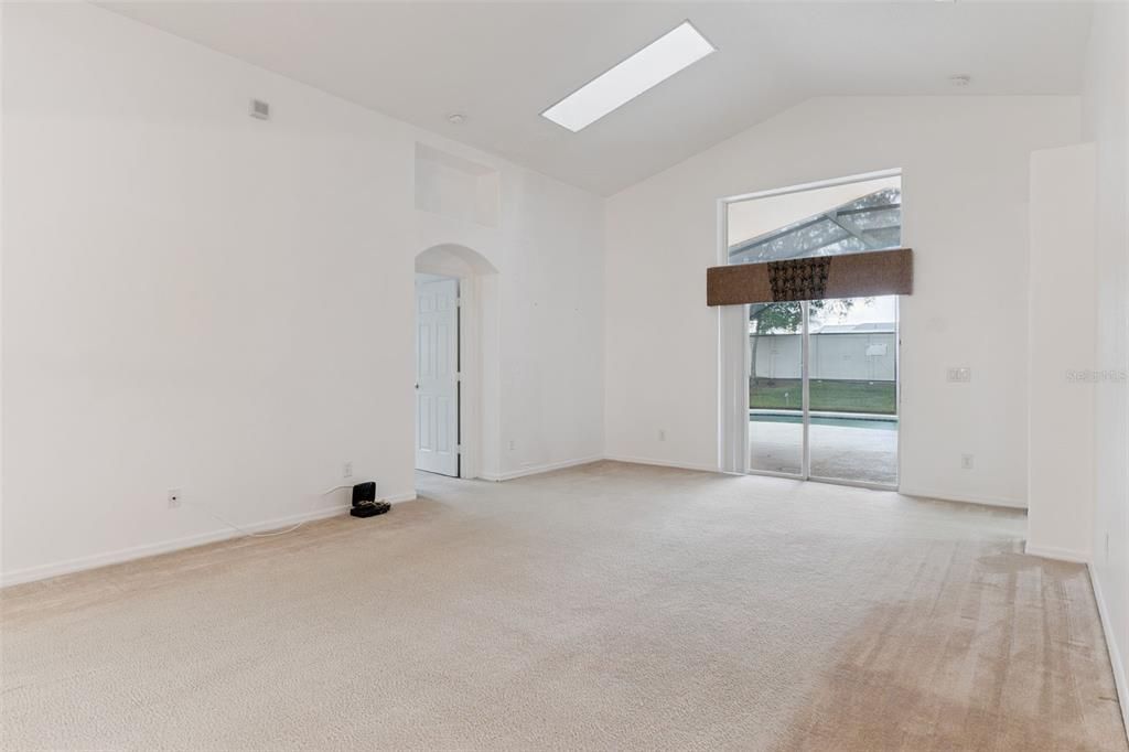 В аренду: $2,895 (4 спален, 3 ванн, 2208 Квадратных фут)
