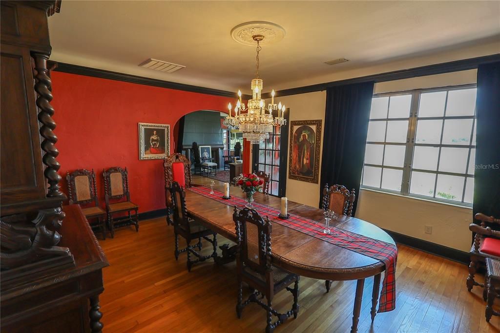 For Sale: $599,000 (3 beds, 2 baths, 3206 Square Feet)