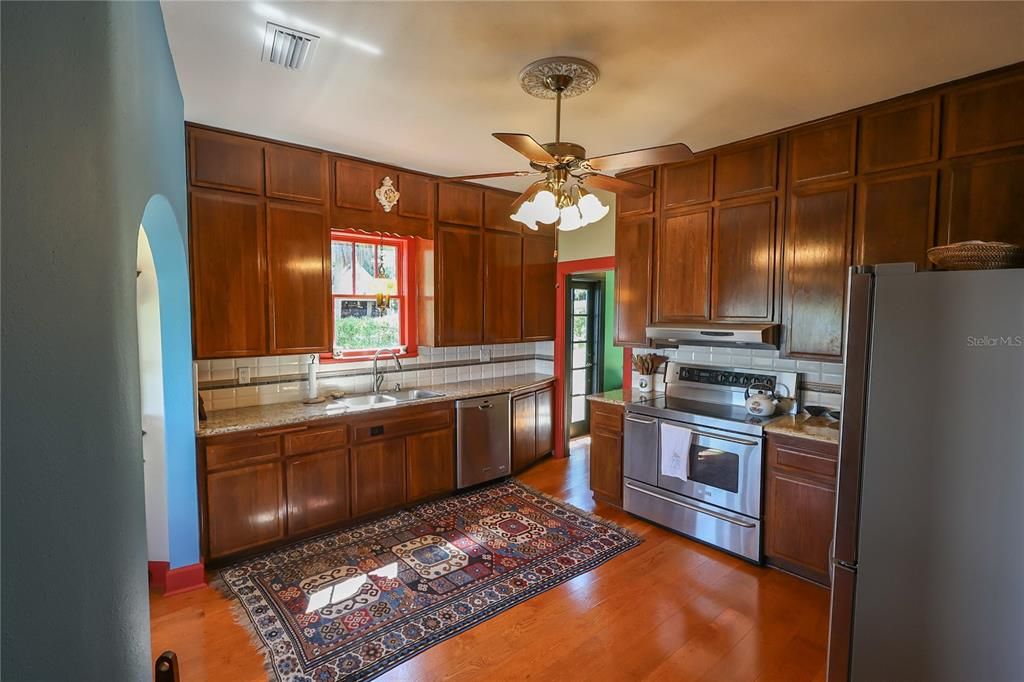 For Sale: $599,000 (3 beds, 2 baths, 3206 Square Feet)
