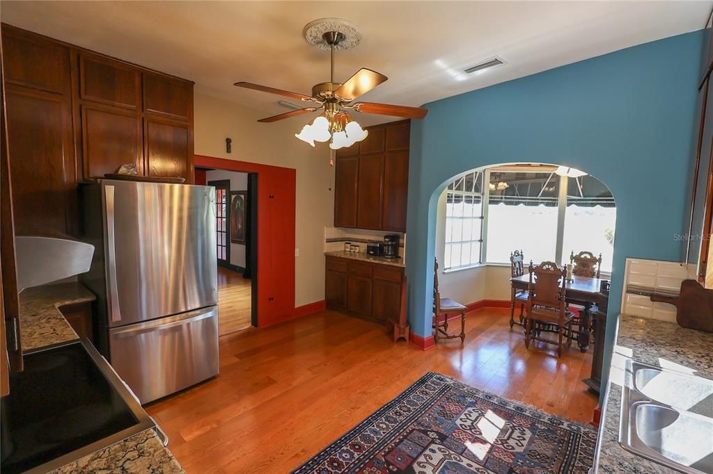 For Sale: $599,000 (3 beds, 2 baths, 3206 Square Feet)