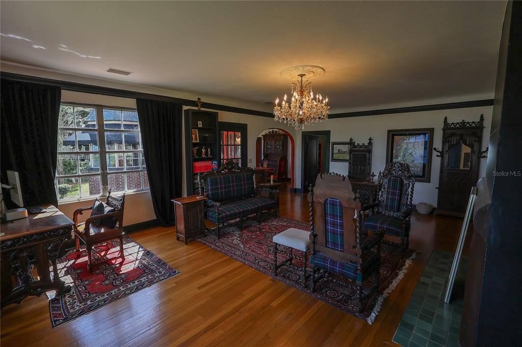 For Sale: $599,000 (3 beds, 2 baths, 3206 Square Feet)