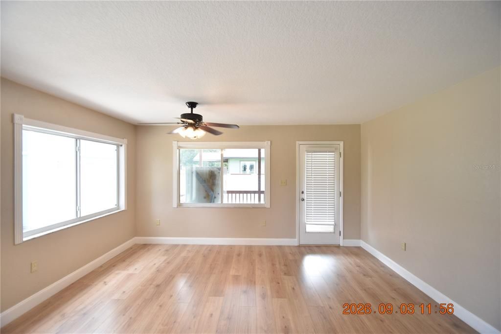 For Rent: $2,070 (2 beds, 1 baths, 2336 Square Feet)