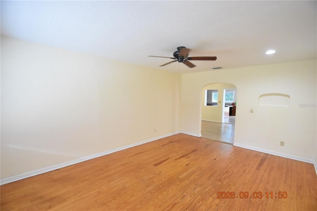 For Rent: $2,070 (2 beds, 1 baths, 2336 Square Feet)
